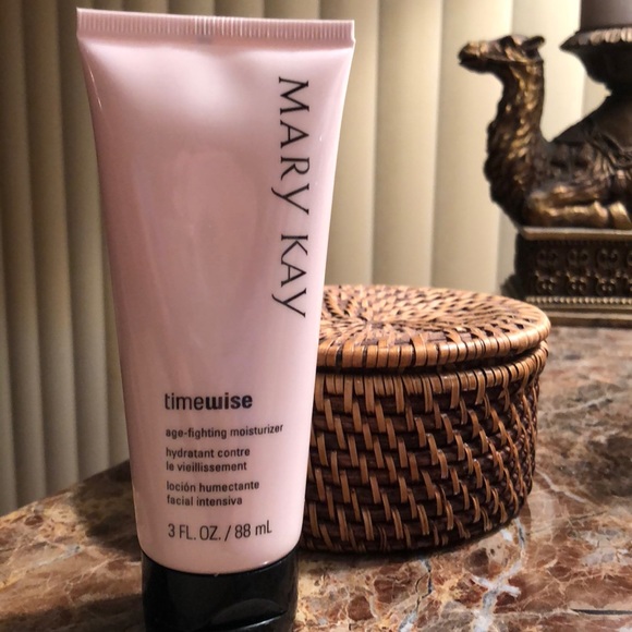 Mary Kay Other - MK TIMEWISE Age-Fighting Moisturizer